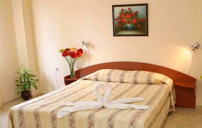 Hotel Focus Warna Zewnętrze zdjęcie